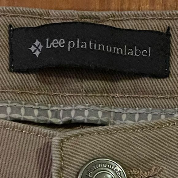 Lee Platinum Label Women's Straight Leg Jeans Classic Fit Tan Size 14 Short - Picture 3 of 5